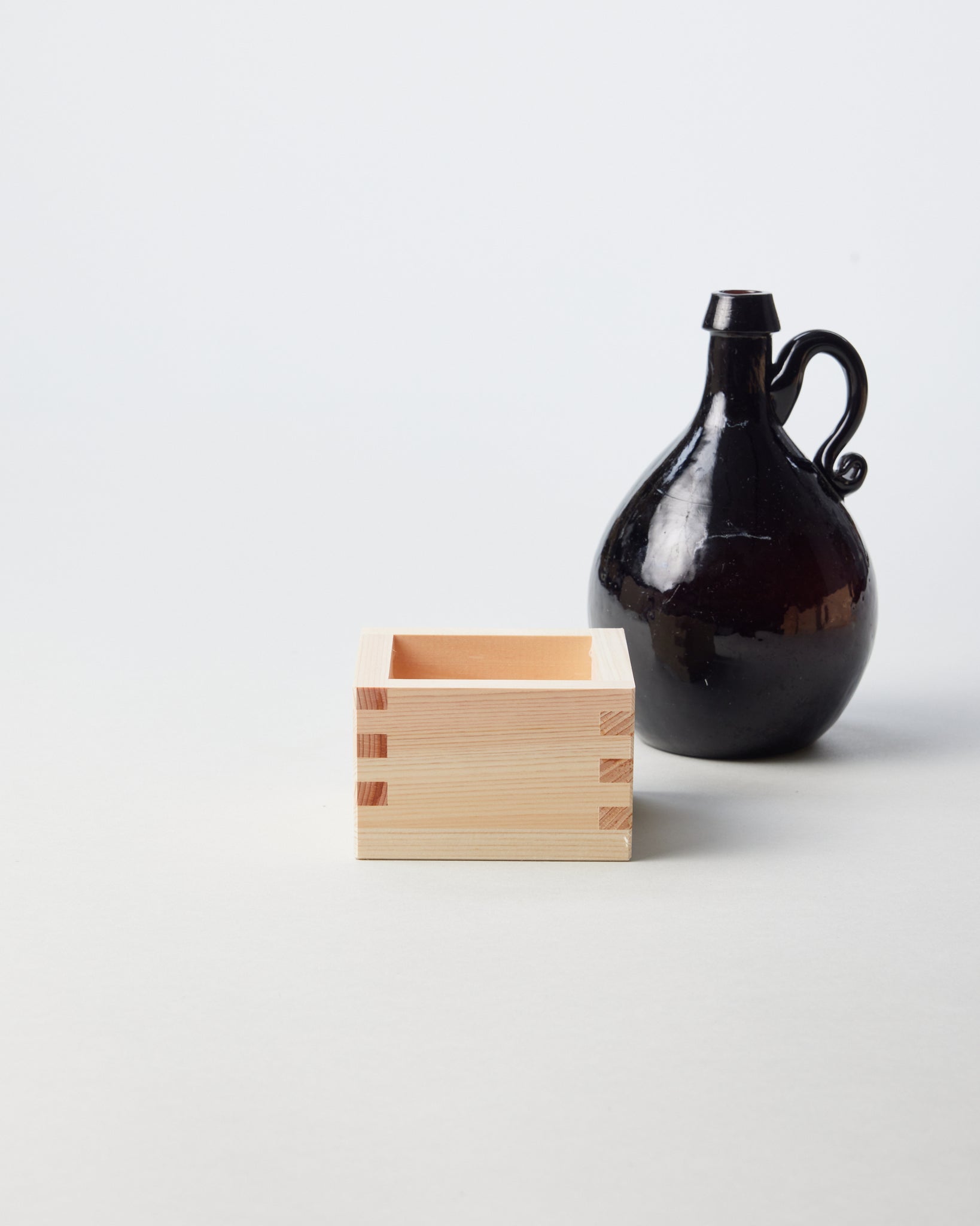 Hinoki Kimasu Small Wooden Container / Sake Cup Set of Four